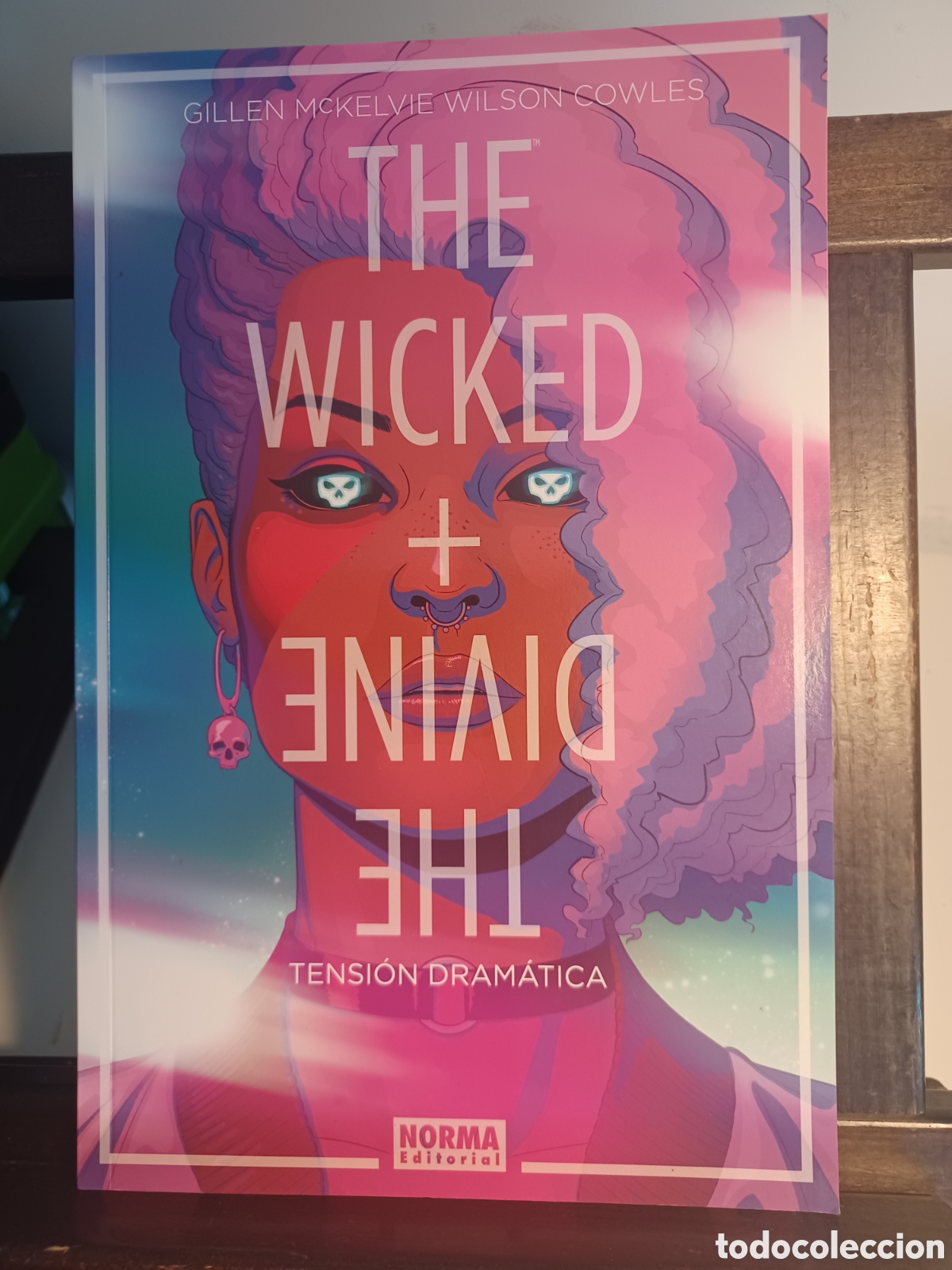 C&oacute;mics: The wicked + the divine 4 Tensi&oacute;n dram&aacute;tica/ Norma/ NUEVO A ESTRENAR