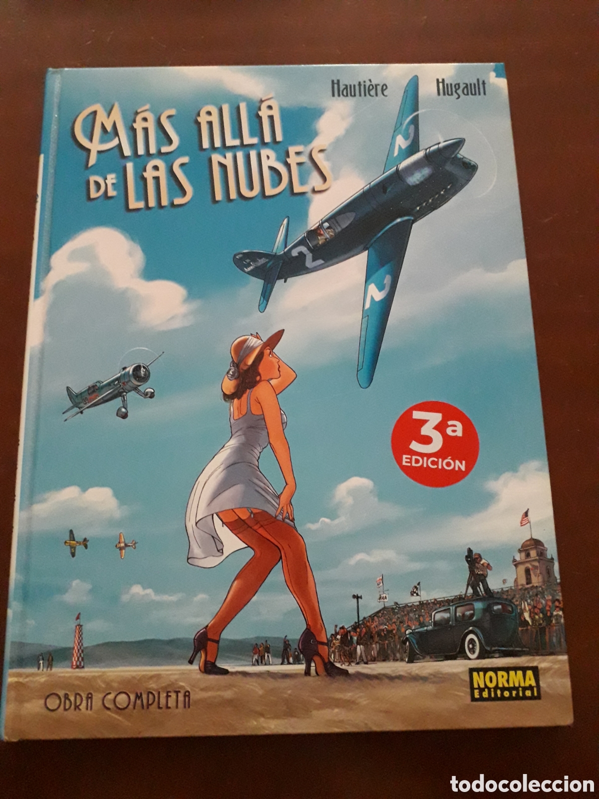 C&oacute;mics: MAS ALL&Aacute; DE LAS NUBES. TOMO OBRA COMPLETA. EXCELENTE ESTADO