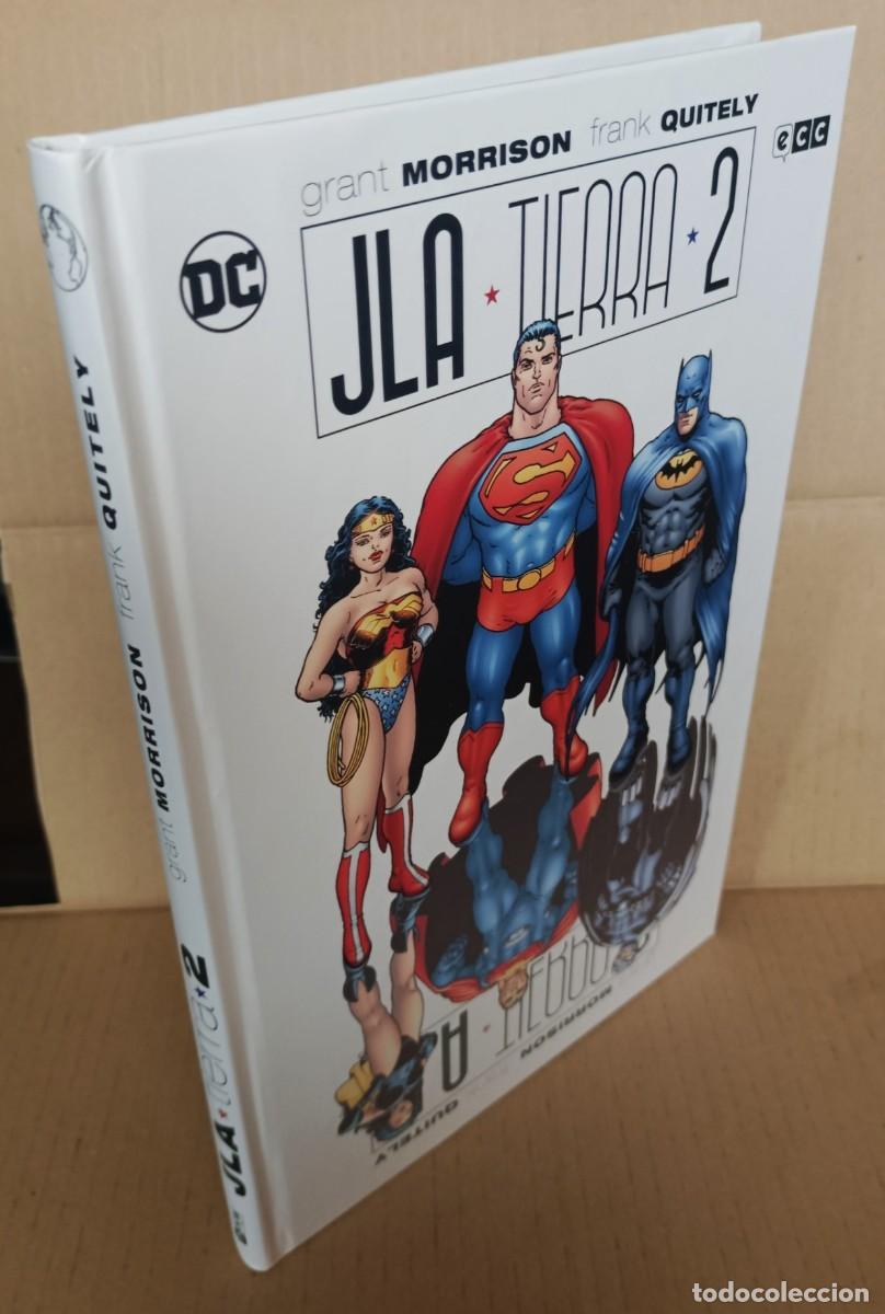 C&oacute;mics: JLA TIERRA 2 de Morrison y Quitely. Tomo &uacute;nico tapa dura. ECC, 2024