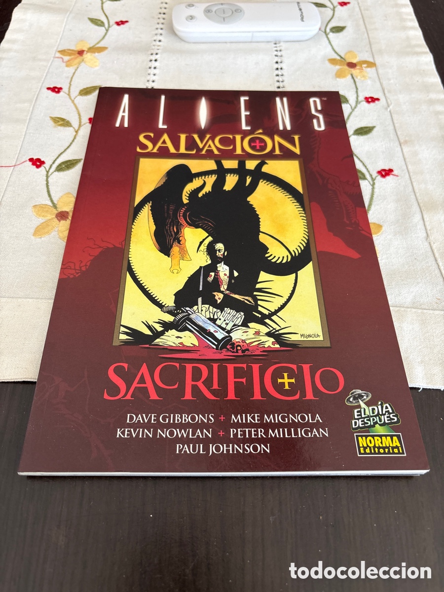 C&oacute;mics: Aliens salvaci&oacute;n sacrificio. Dave gibbons Mike Mignola