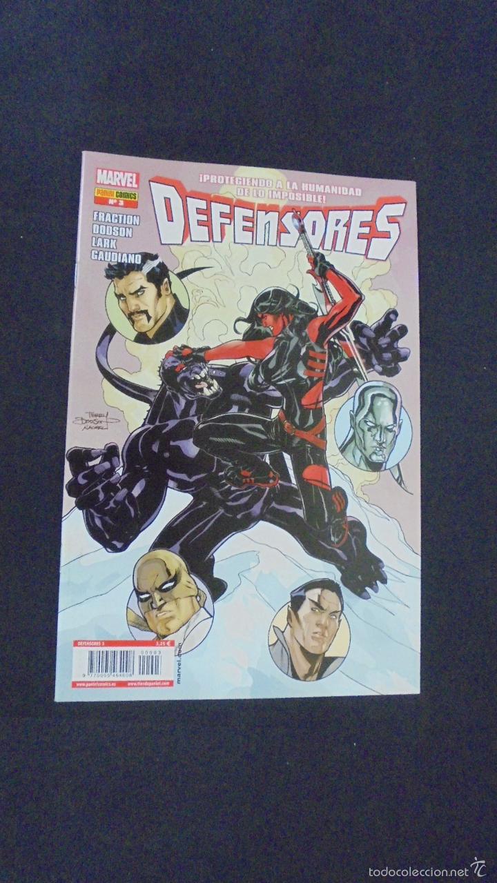C&oacute;mics: DEFENSORES - N&ordm; 3 - PANINI - - Foto 1