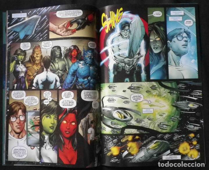 C&oacute;mics: Los incre&iacute;bles Hulks N&ordm; 2 - Impecable, con funda protectora. - Foto 3