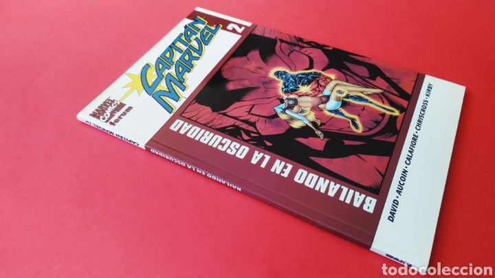 C&oacute;mics: DE KIOSCO CAPITAN MARVEL 2 BAILANDO EN LA OSCURIDAD PANINI - Foto 1