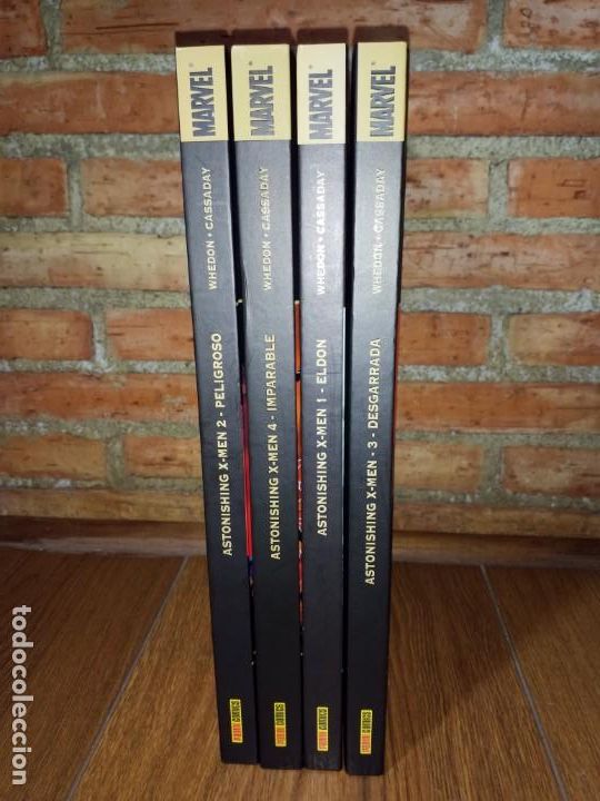 C&oacute;mics: 4 TOMOS ASTONISHING X-MEN MARVEL DELUXE - Foto 5