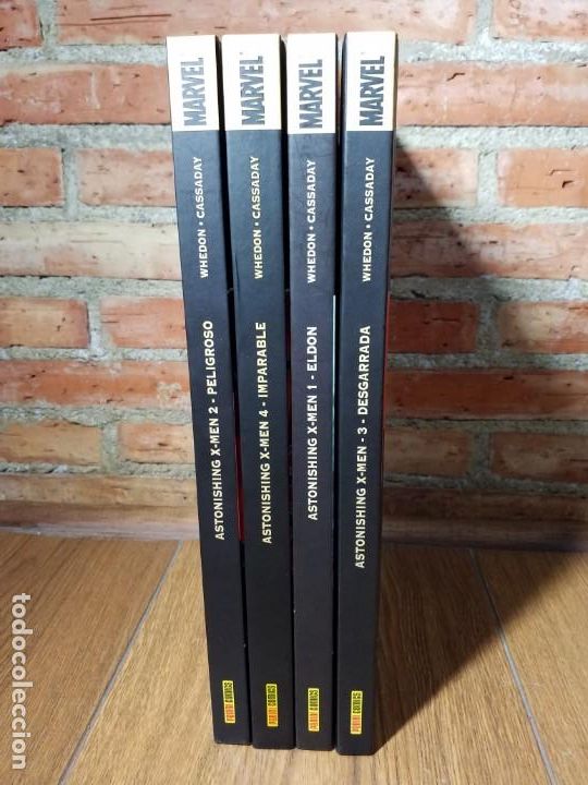 C&oacute;mics: 4 TOMOS ASTONISHING X-MEN MARVEL DELUXE - Foto 8