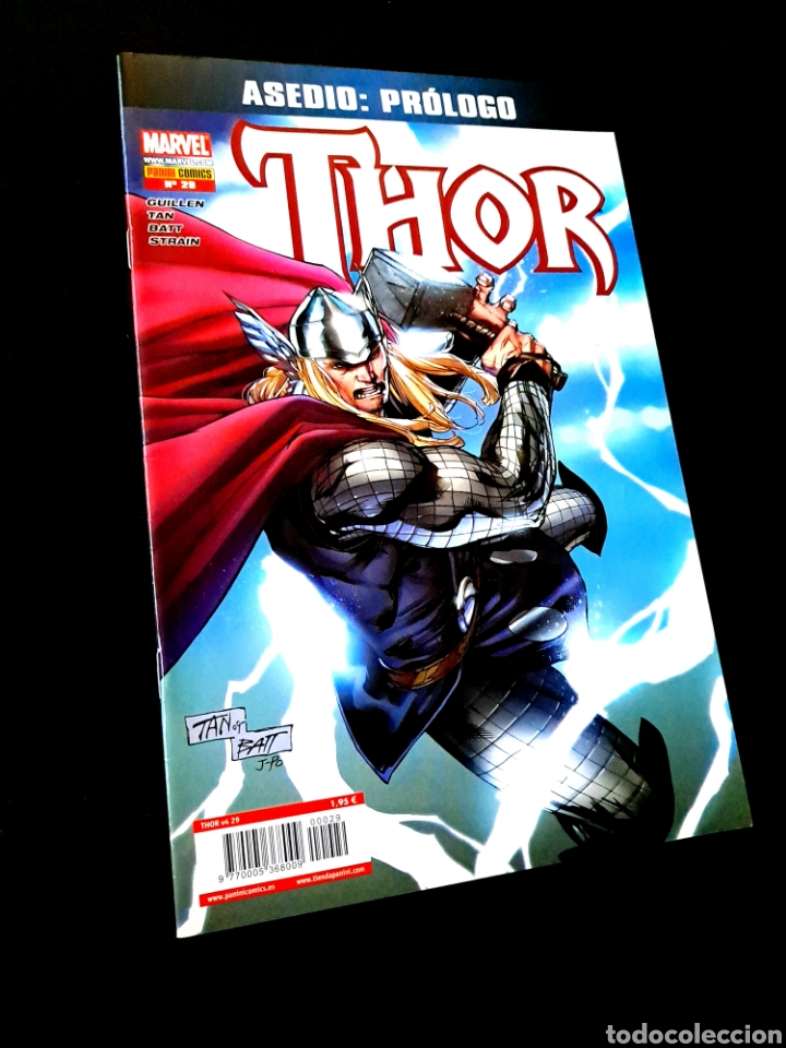 C&oacute;mics: CASI EXCELENTE ESTADO THOR COMICS PANINI MARVEL - Foto 1