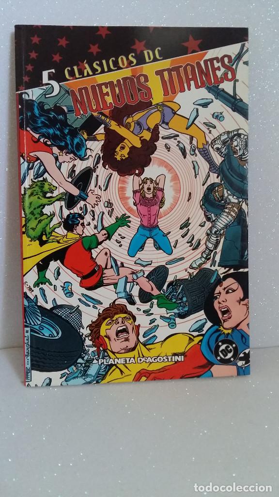 C&oacute;mics: COMIC 5 CLASICOS DC NUEVOS TITANES - Foto 1