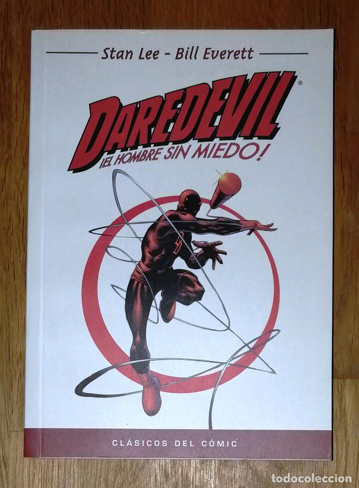 C&oacute;mics: DAREDEVIL : El Hombre sin Miedo (Cl&aacute;sicos del C&oacute;mic) / Stan Lee y Bill Everett. - Panini, 2004 - Foto 1