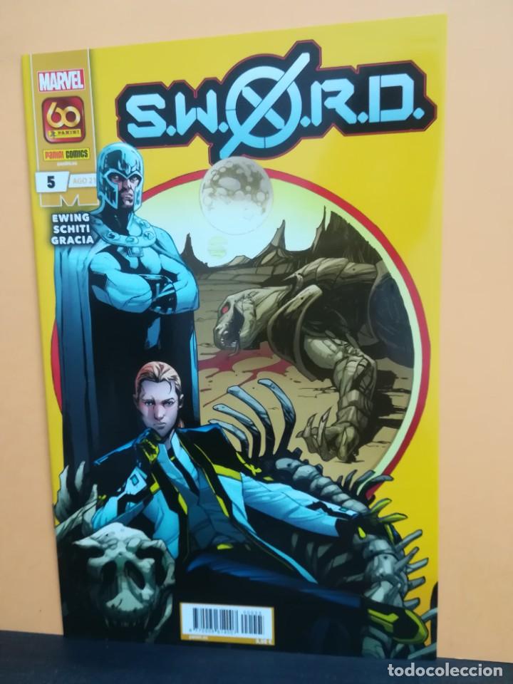 C&oacute;mics: S.W.O.R.D. N&ordm; 5. AGO 2021. PANINI - Foto 1