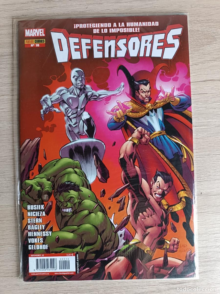 C&oacute;mics: DEFENSORES 10 PANINI - Foto 1