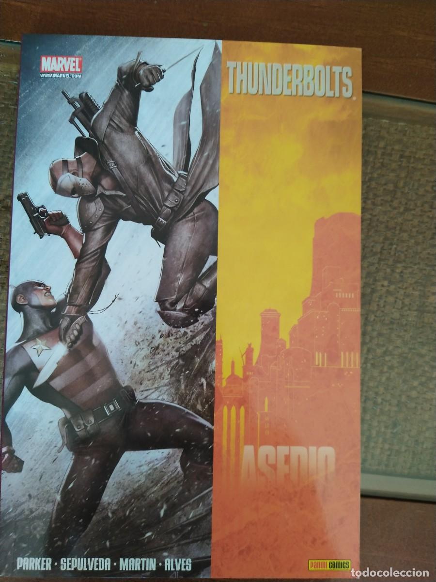 C&oacute;mics: THUNDERBOLTS N&ordm; 2: ASEDIO. PANINI - Foto 1