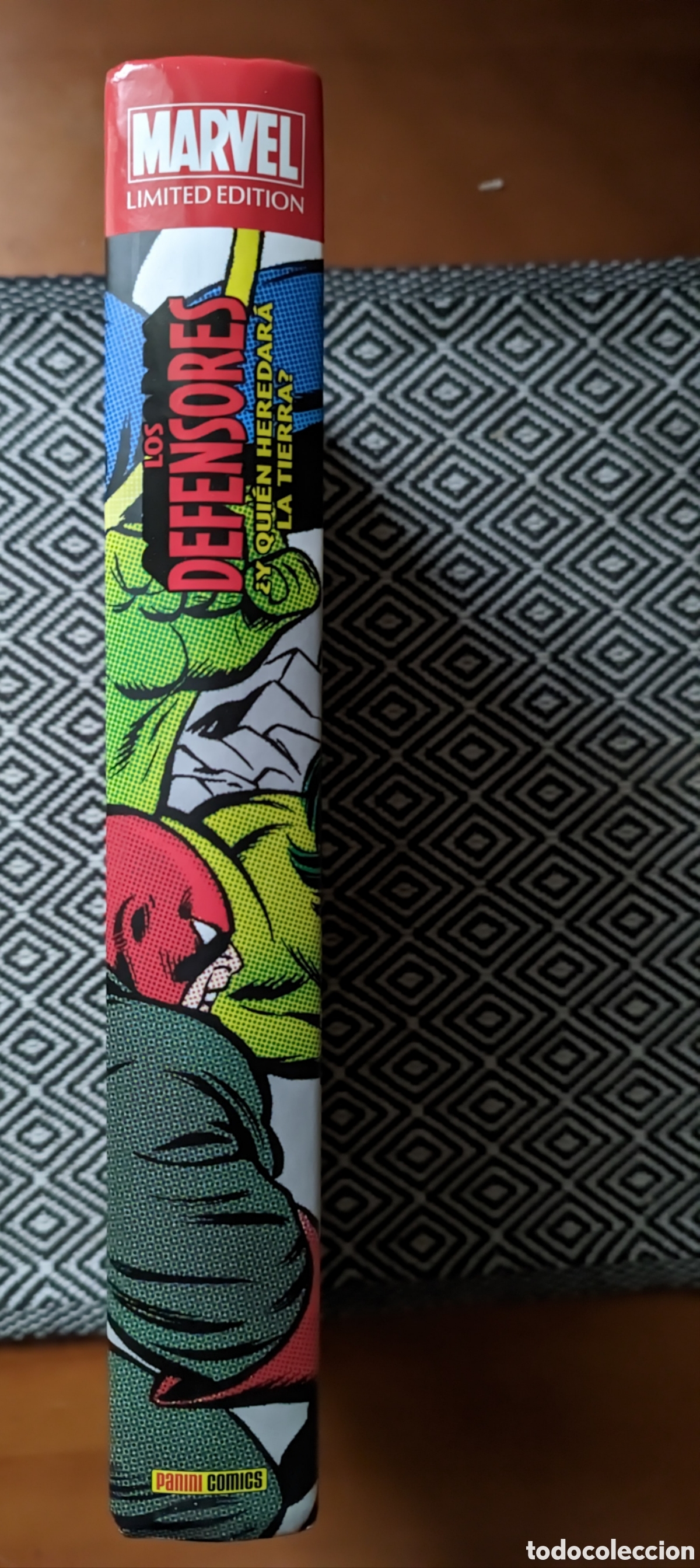 C&oacute;mics: Los Defensores. Len Wein; Steve Gerber. Ed. Limitada Numerada - Foto 2