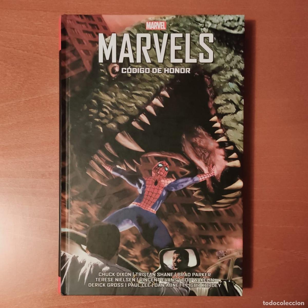 Lote 466337537: Colección Marvels. Código de Honor Panini Cómics