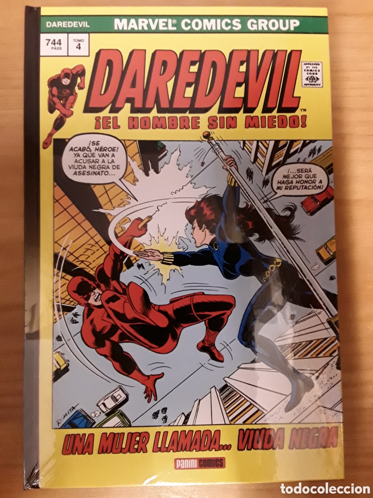 C&oacute;mics: Daredevil 4. Una mujer llamada... Viuda Negra (Omnigold) - Panini / Marvel - Foto 1