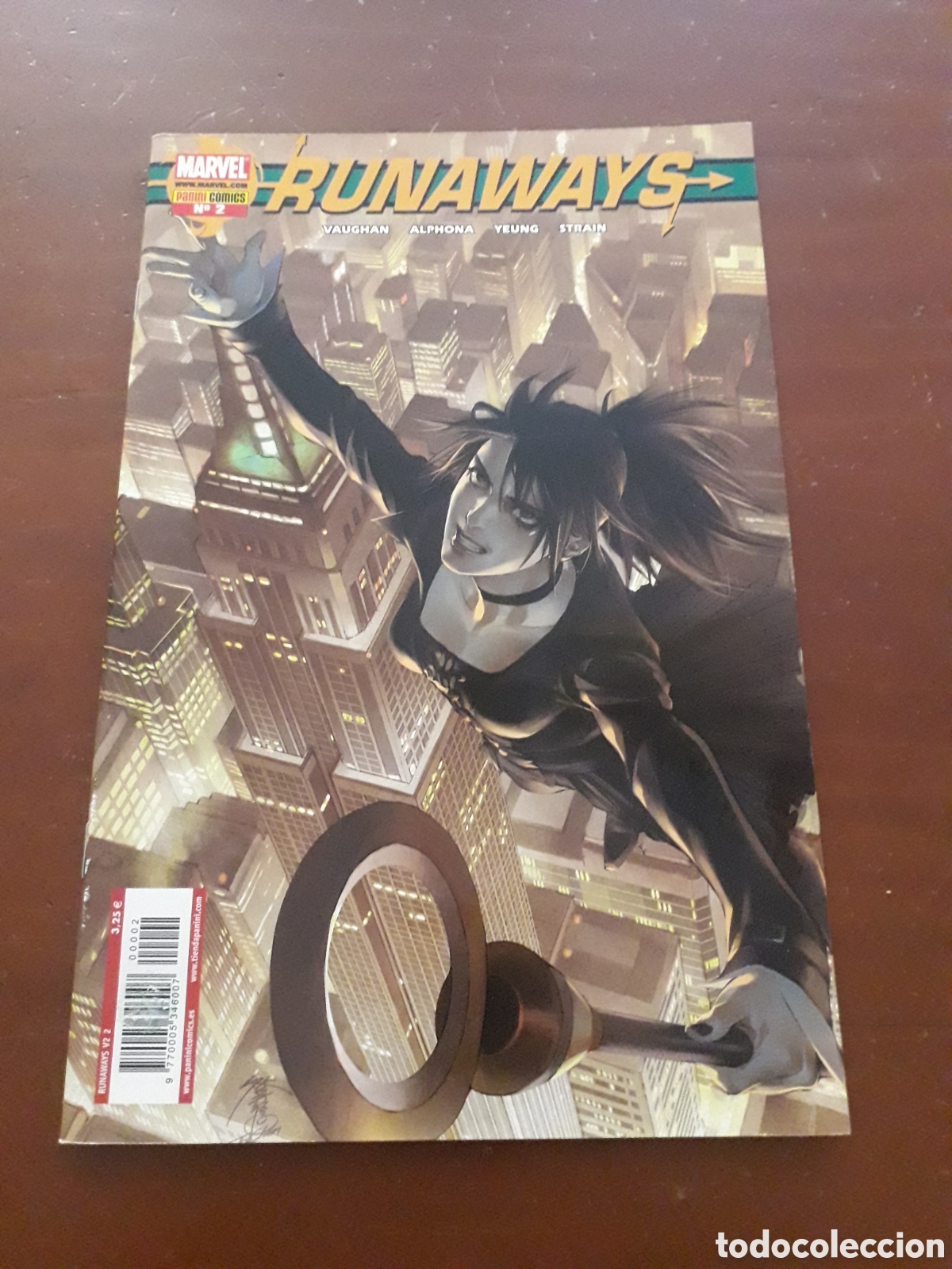Comics: Runaways vol 2 n&uacute;mero 2. Muy buen estado