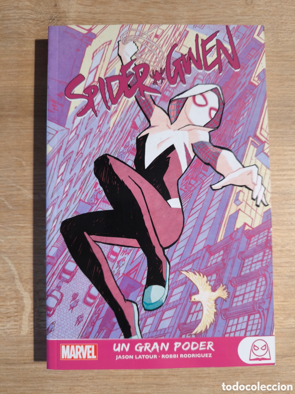 C&oacute;mics: Spider gwen. Latour Rodriguez - Foto 1