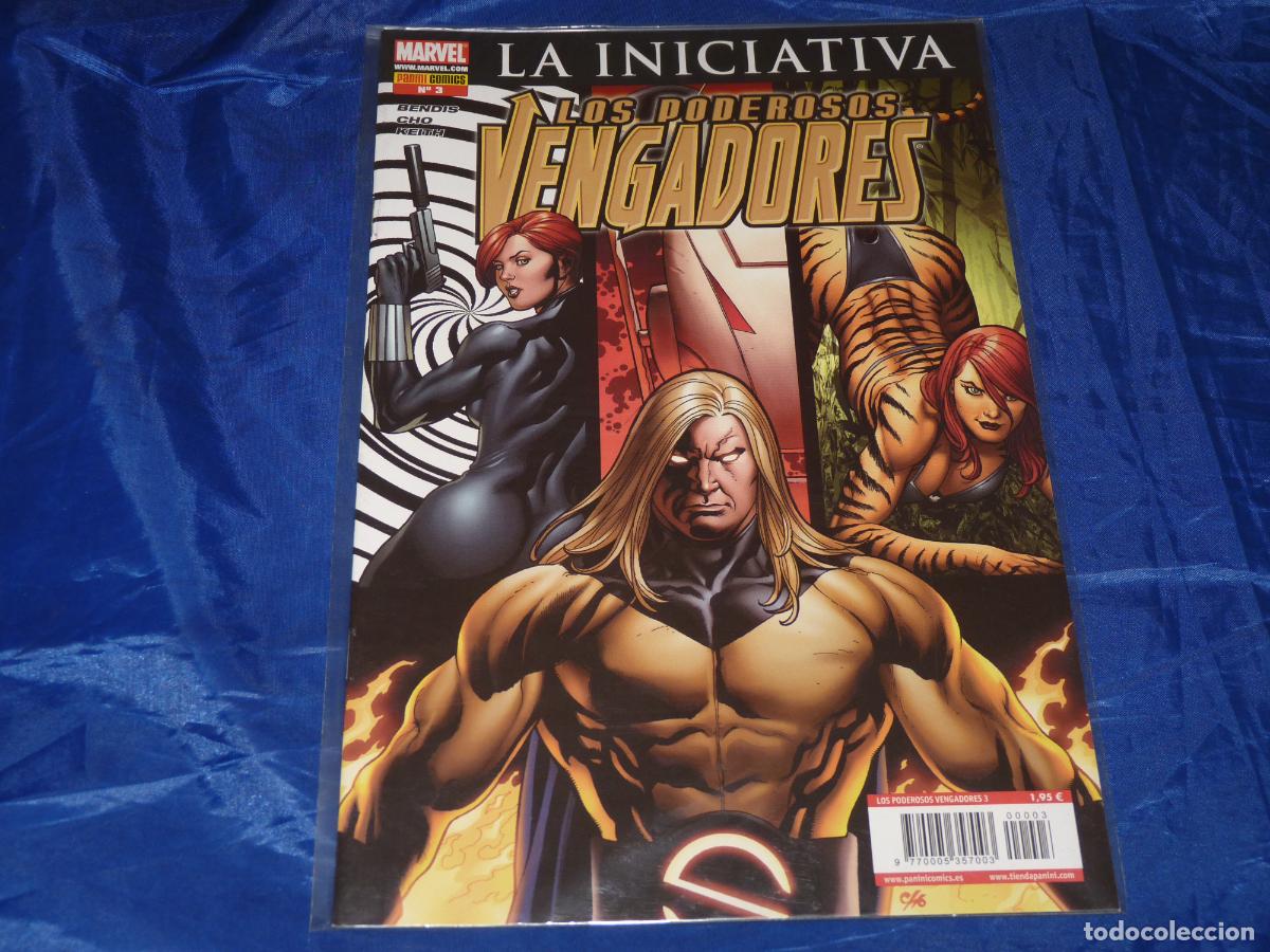 C&oacute;mics: LOS PODEROSOS VENGADORES #3 MUY BUEN ESTADO - Foto 1