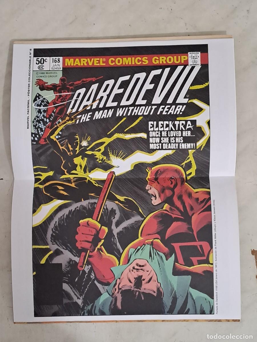 C&oacute;mics: Marvel Facs&iacute;mil 8, Daredevil, Elecktra, Panini en perfecto estado con el poster - Foto 2