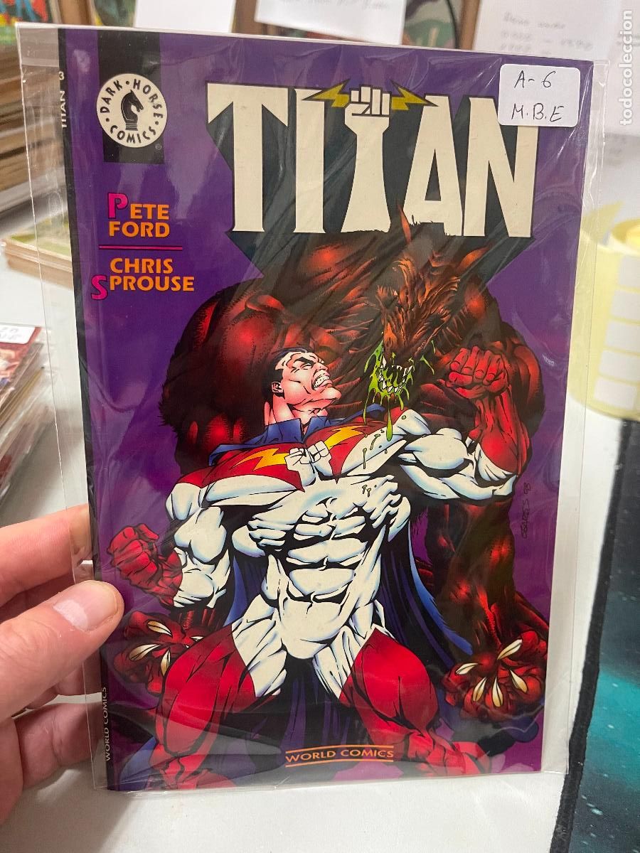 C&oacute;mics: TITAN EDITORIAL WORLD COMICS MUY BUEN ESTADO - Foto 1