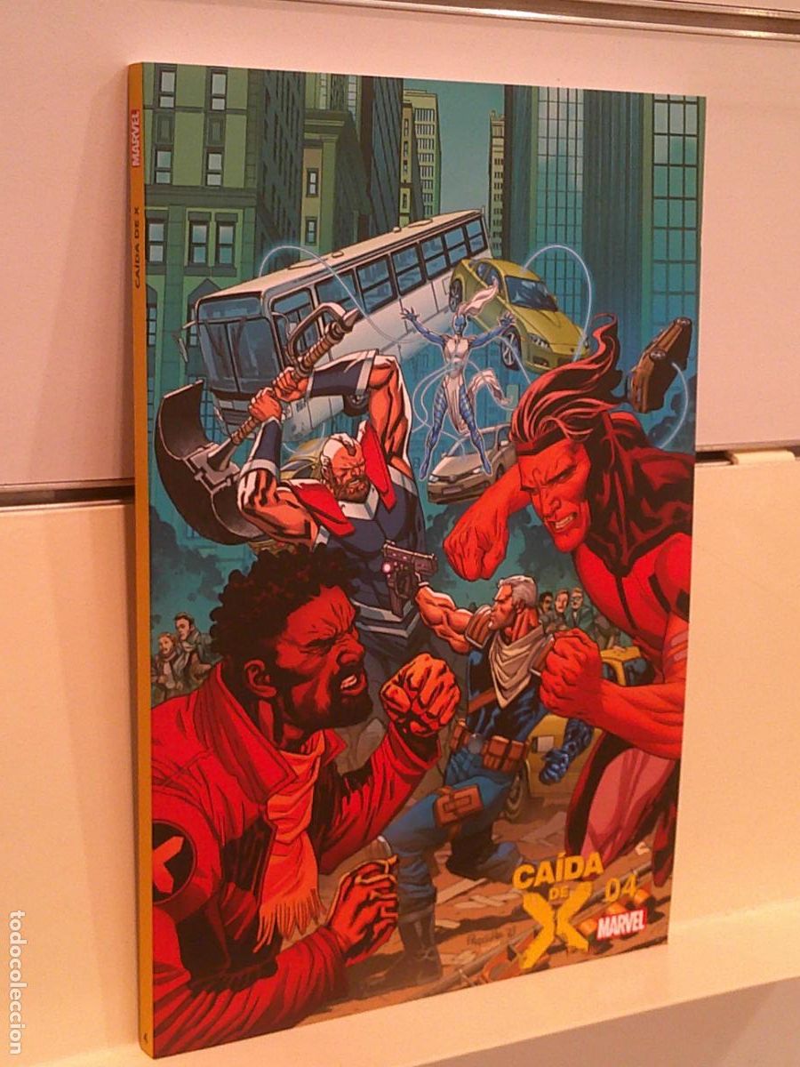 C&oacute;mics: CAIDA DE X N&ordm; 4 - PANINI OFERTA - Foto 1