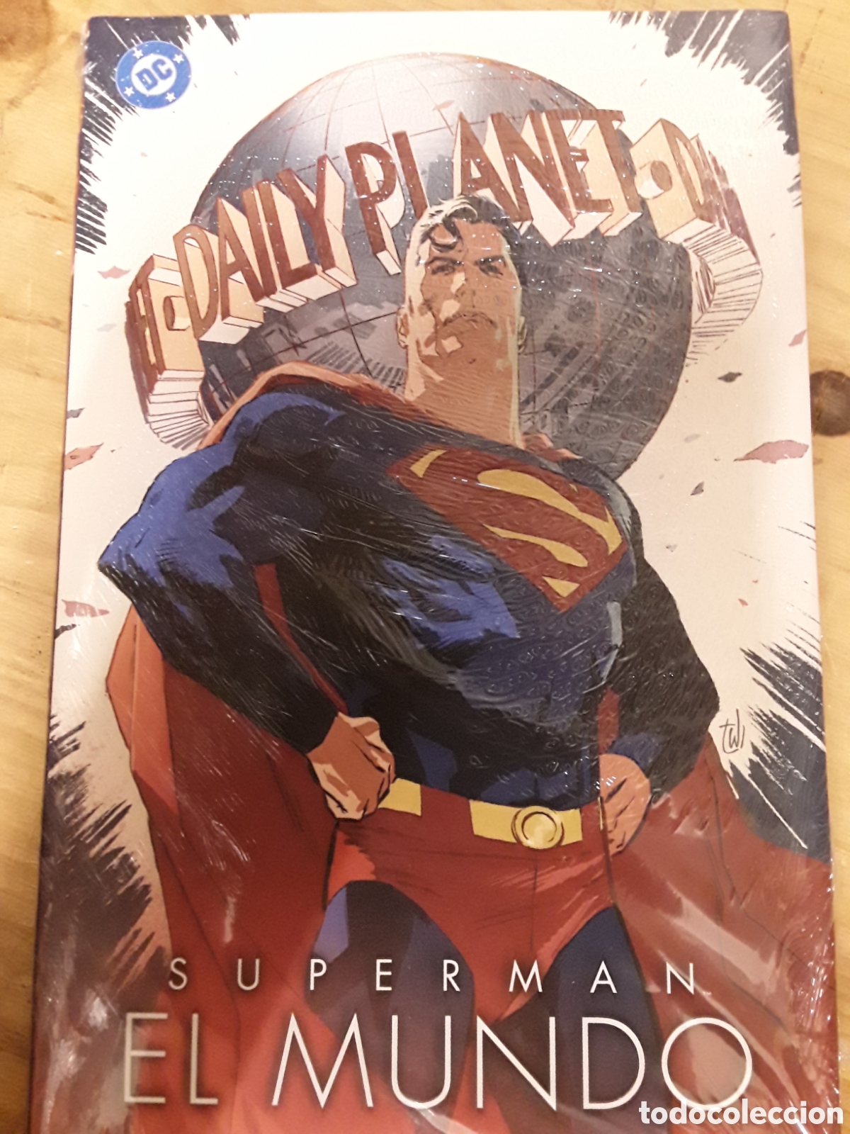 C&oacute;mics: Superman. El mundo - Panini / DC - Foto 1