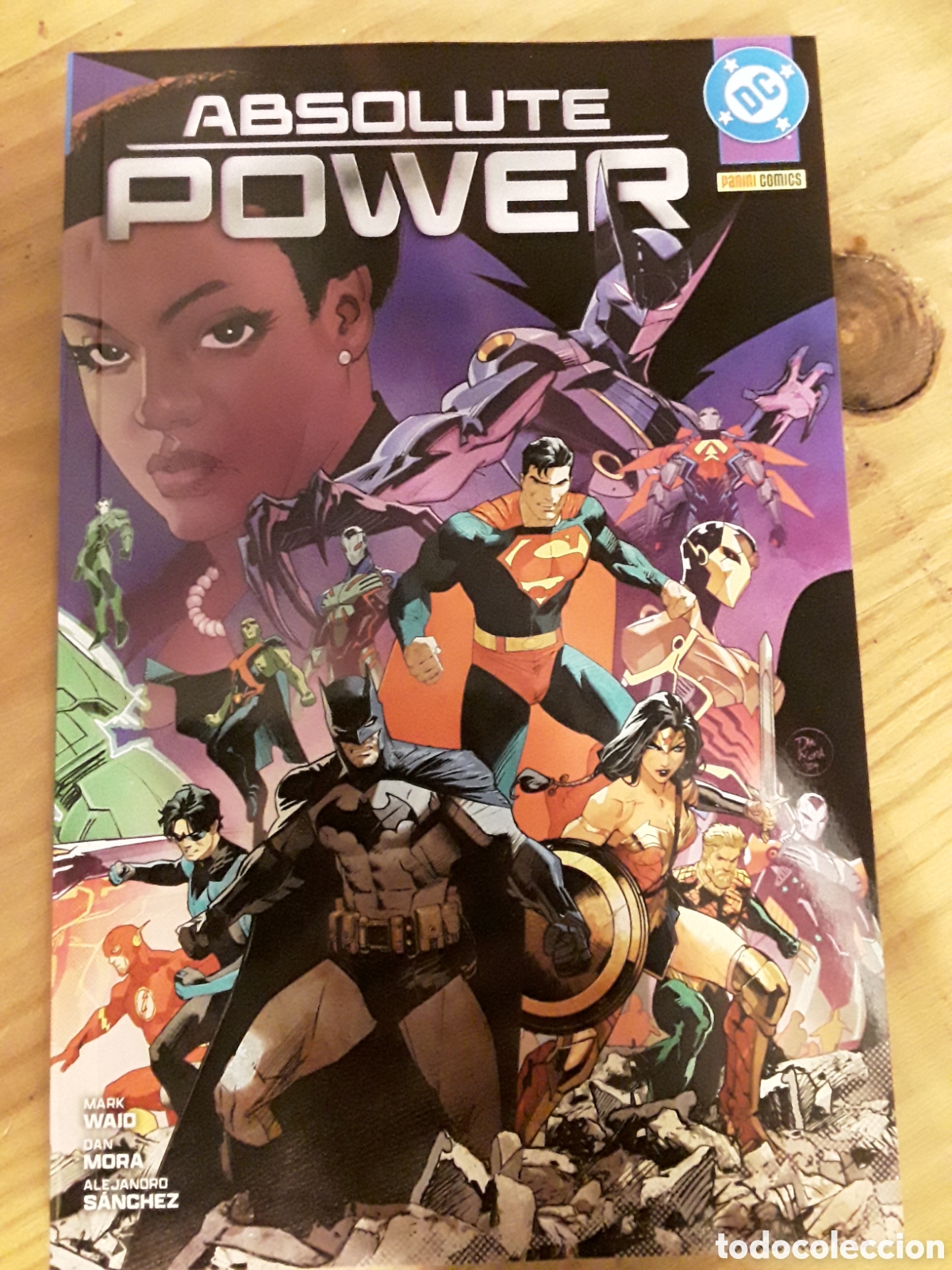 C&oacute;mics: Absolute power - Waid, Mora, S&aacute;nchez - Panini - DC - Foto 1