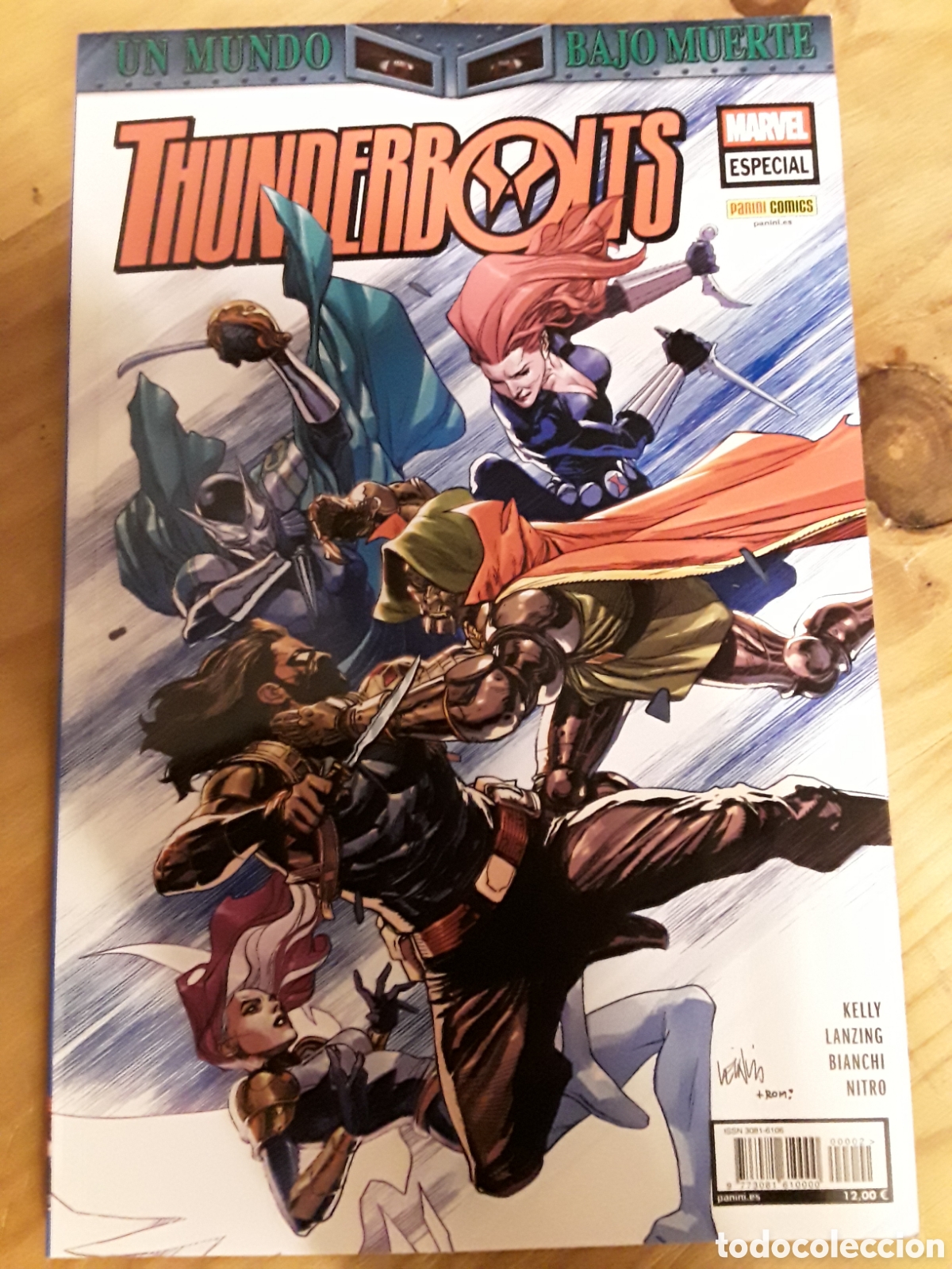 Comics: Un mundo bajo muerte. Thunderbolts - Kelly, Lanzing, Bianchi, Nitro - Panini / Marvel