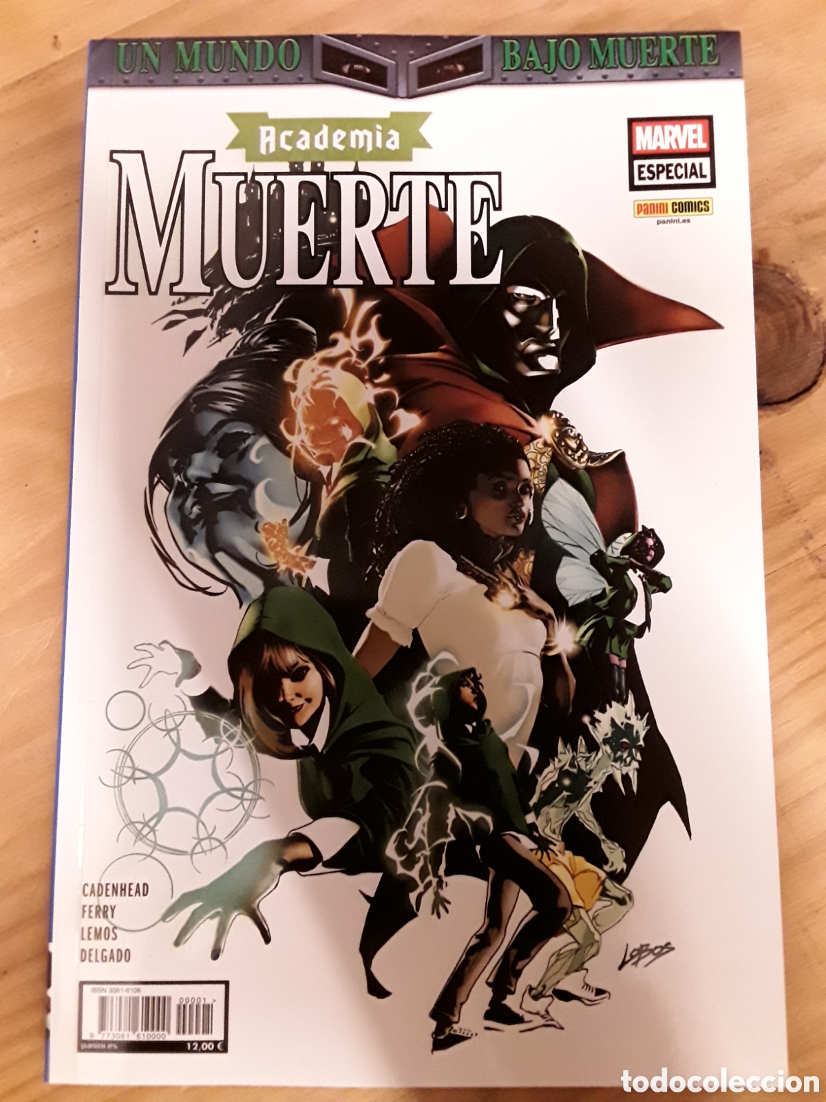 Comics: Un mundo bajo muerte. Academia extra&ntilde;o - Cadenhead, Ferry, Lemos, Delgado - Panini / Marvel
