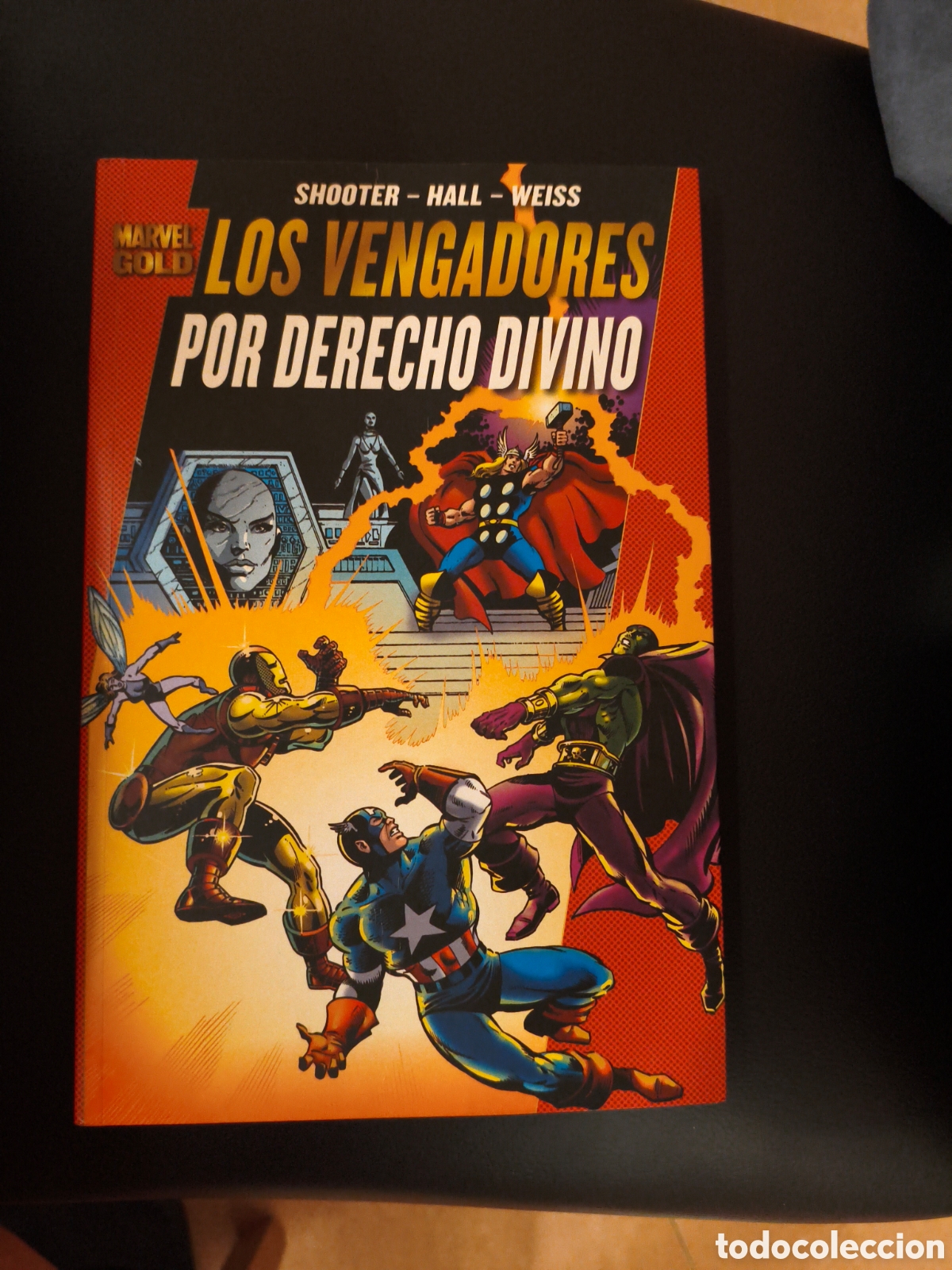 C&oacute;mics: Marvel gold poderosos vengadores Panini por derecho divino - Foto 1