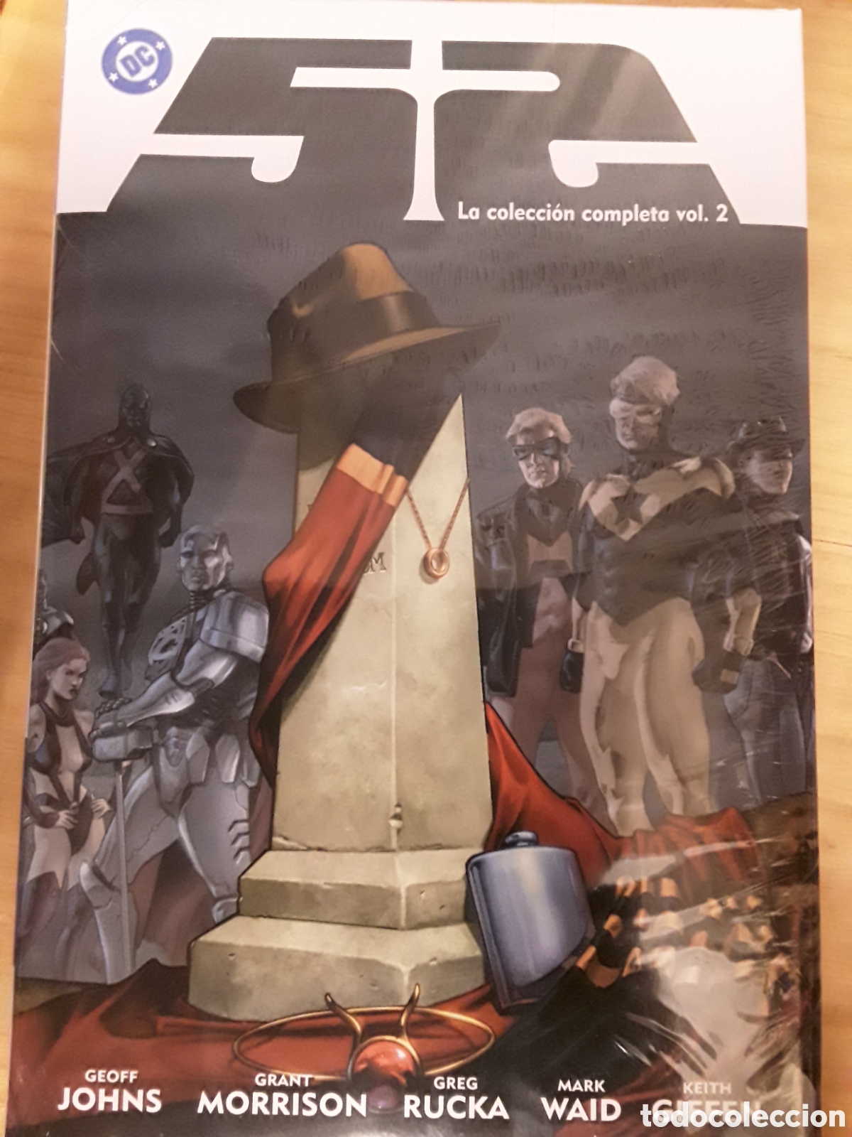 C&oacute;mics: 52 vol. 2 - Johns, Morrison, Rucka, Waid, Giffen - Panini / DC - Foto 1