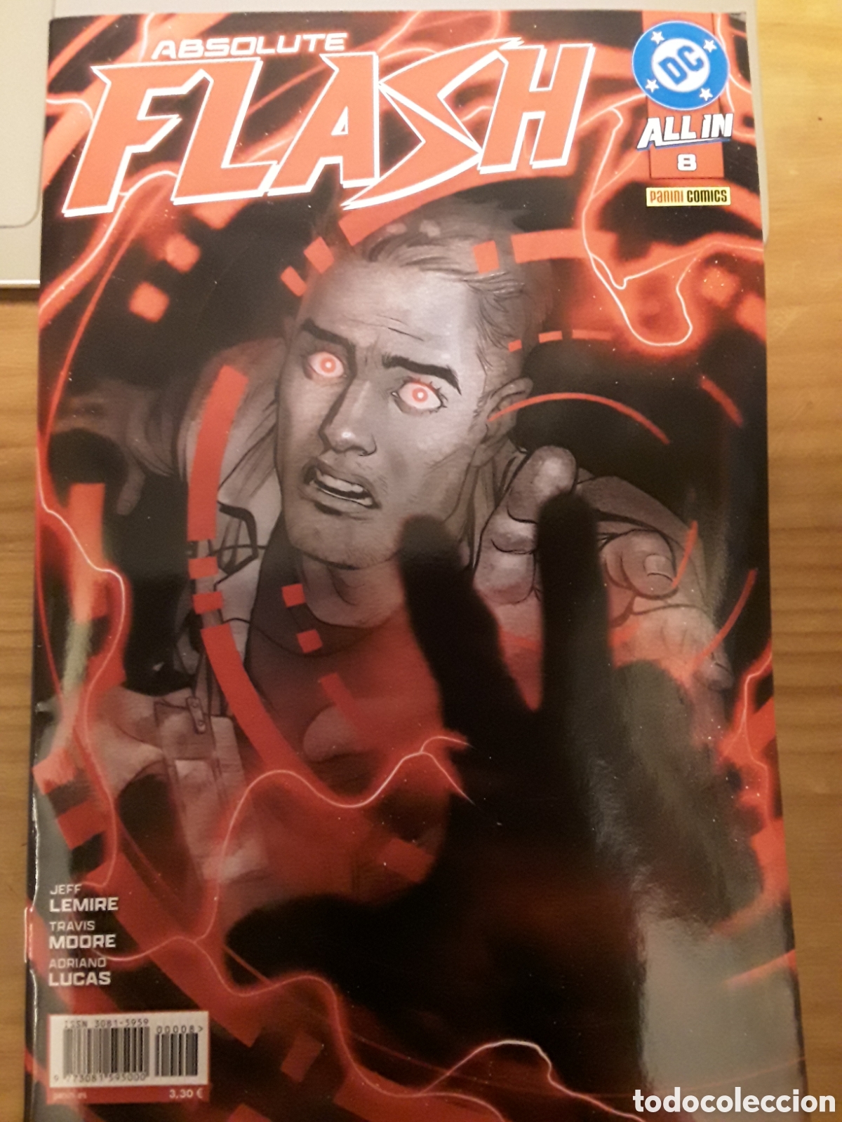 C&oacute;mics: Absolute Flash 8 - Lemire, Moore, Lucas - Panini / DC - Foto 1