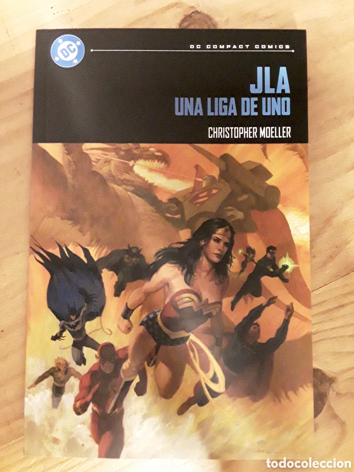 C&oacute;mics: DC compact 9. JLA. Una liga de uno - Christopher Moeller - Panini / DC - Foto 1