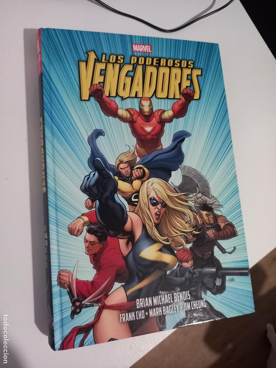 C&oacute;mics: Los Poderosos Vengadores de Brian Michael Bendis (MARVEL OMNIBUS. TOMOS UNICOS) Tapa dura &ndash;NUEVO