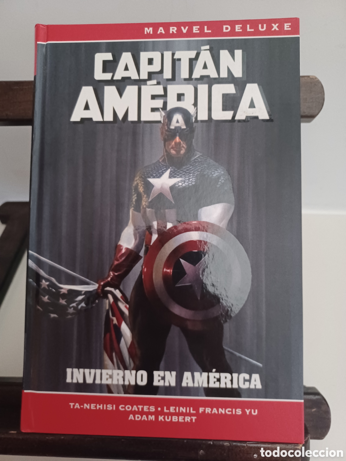 C&oacute;mics: Capit&aacute;n Am&eacute;rica de Ta-Nehisi Coates 1 Invierno en Am&eacute;rica/ Marvel Deluxe/ Panini/ NUEVO A ESTRENAR