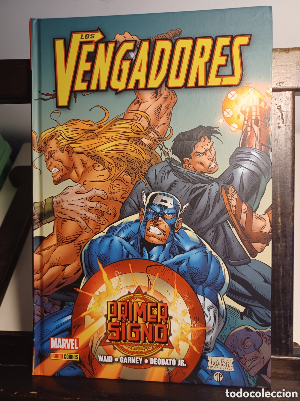C&oacute;mics: Los Vengadores. Priner signo/ 100% Marvel HC/ Excelente estado
