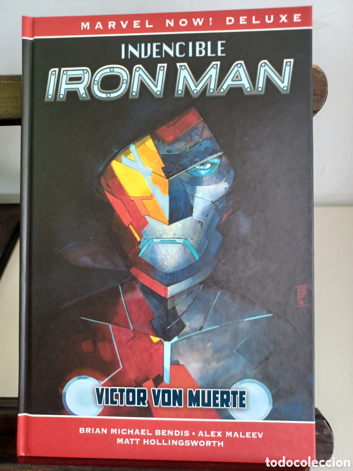 C&oacute;mics: Invencible Iron Man 3 Marvel Now Deluxe/ V&iacute;ctor Von Muerte/ Marvel Now Deluxe/ Panini/ NUEVO