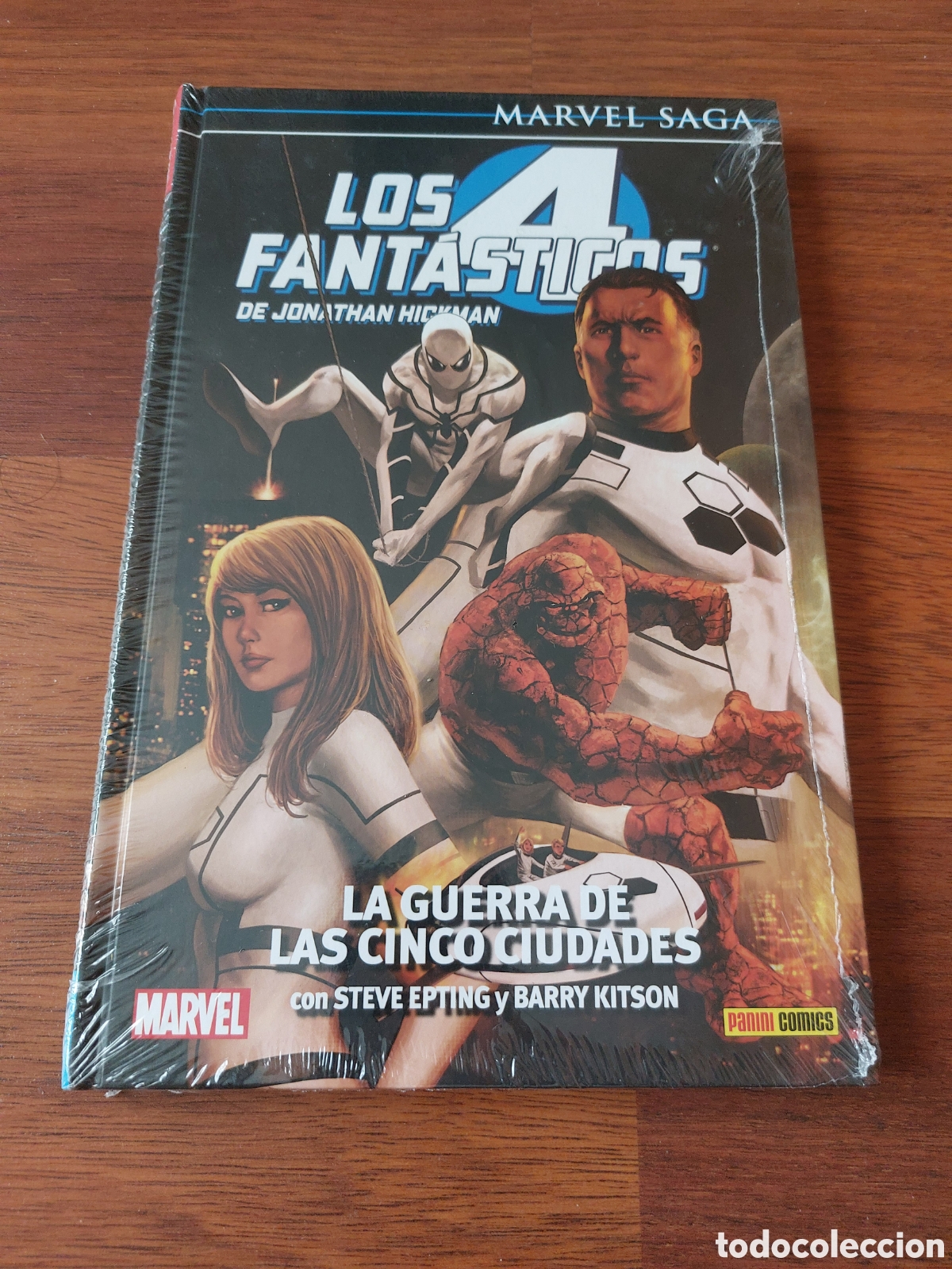 C&oacute;mics: Precintado.Marvel Saga 4 fant&aacute;sticos. La guerra de las cinco ciudades. Tomo 4. Jonathan Hickman.