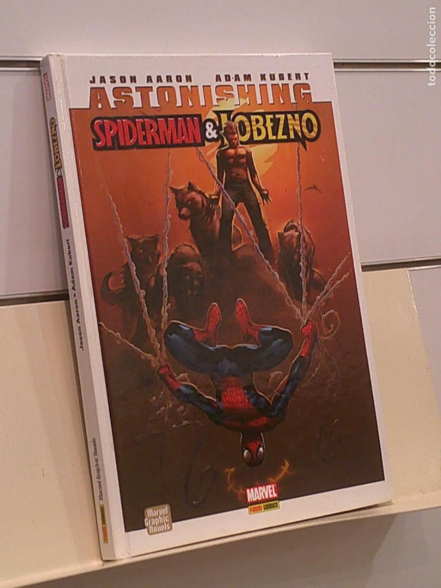 C&oacute;mics: ASTONISHING SPIDERMAN & LOBEZNO TOMO TAPA DURA MARVEL GRAPHIC NOVELS - PANINI