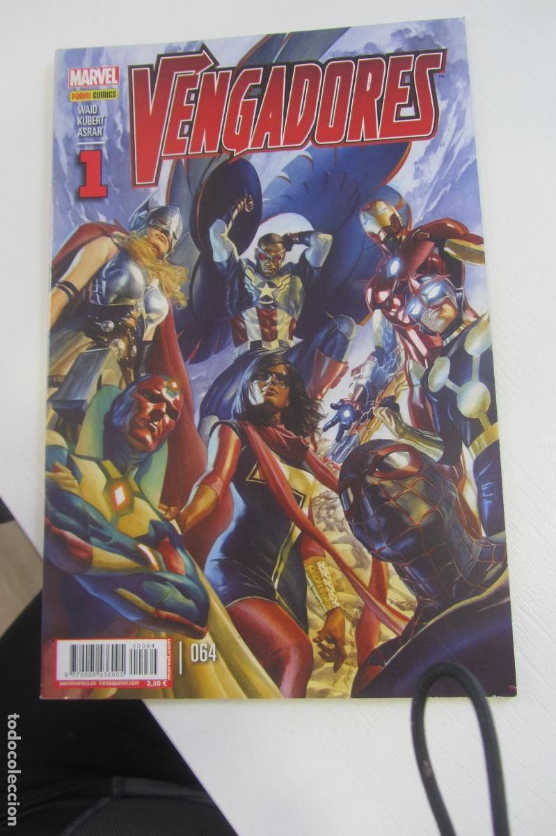C&oacute;mics: LOS VENGADORES VOL. 4 N&ordm; 64 MARVEL PANINI arx184