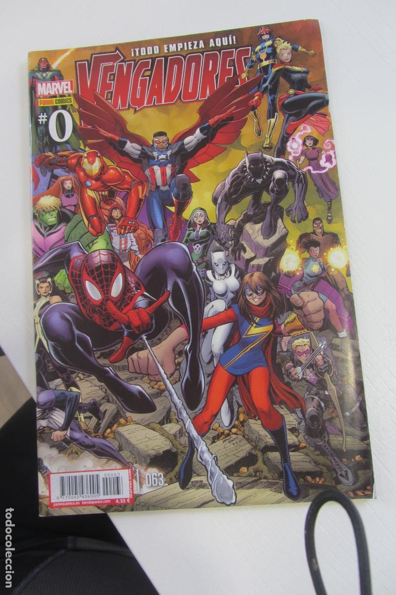 C&oacute;mics: LOS VENGADORES VOL4 N&ordm; 63 2016 MARVEL PANINI arx184