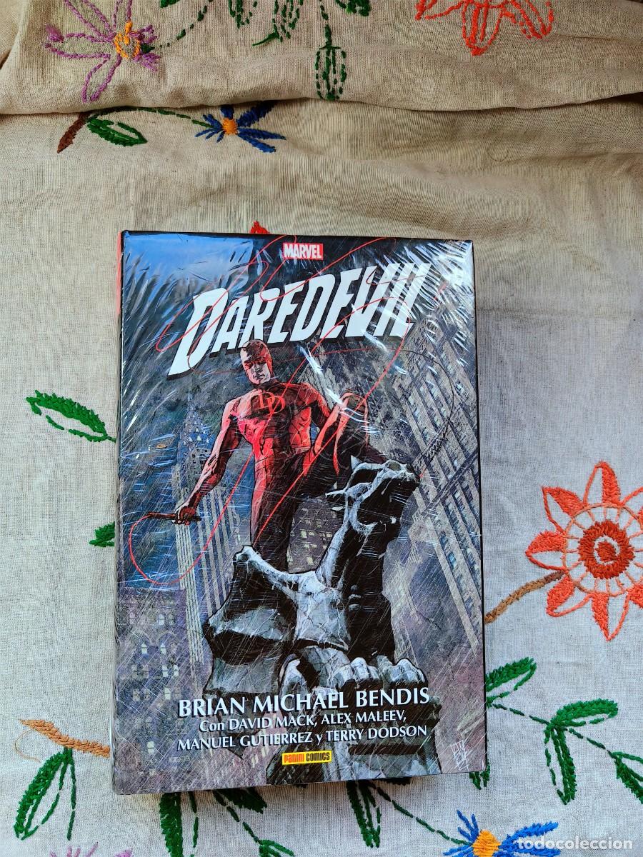 C&oacute;mics: Daredevil. Tomo I. Marvel. Omnibus. Michael Bendis. Panini. Nuevo.
