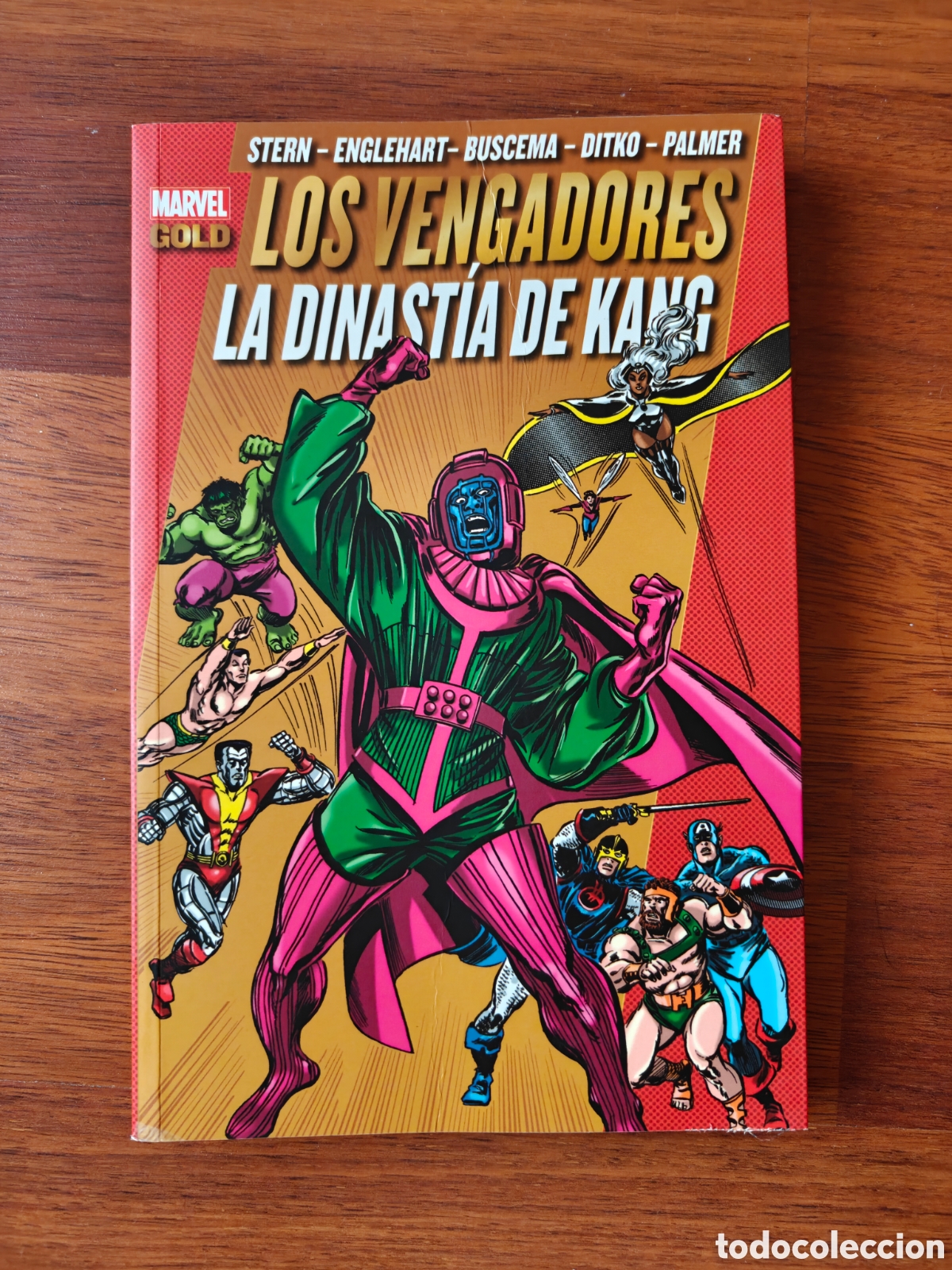 C&oacute;mics: Marvel Gold Los poderosos Vengadores. Dinast&iacute;a de Kang. Tomo 8.