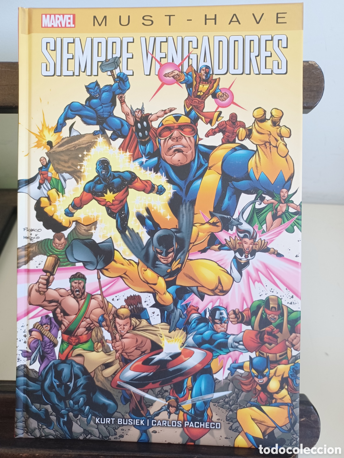 C&oacute;mics: Siempre Vengadores/ Busiek & Pacheco/ Marvel Must-have/ Panini/ NUEVO A ESTRENAR
