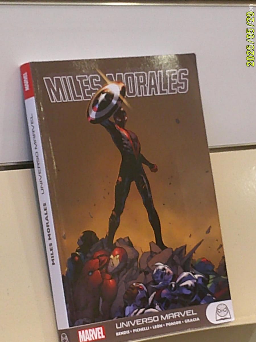 C&oacute;mics: MILES MORALES UNIVERSO MARVEL TOMO 1 - PANINI OFERTA