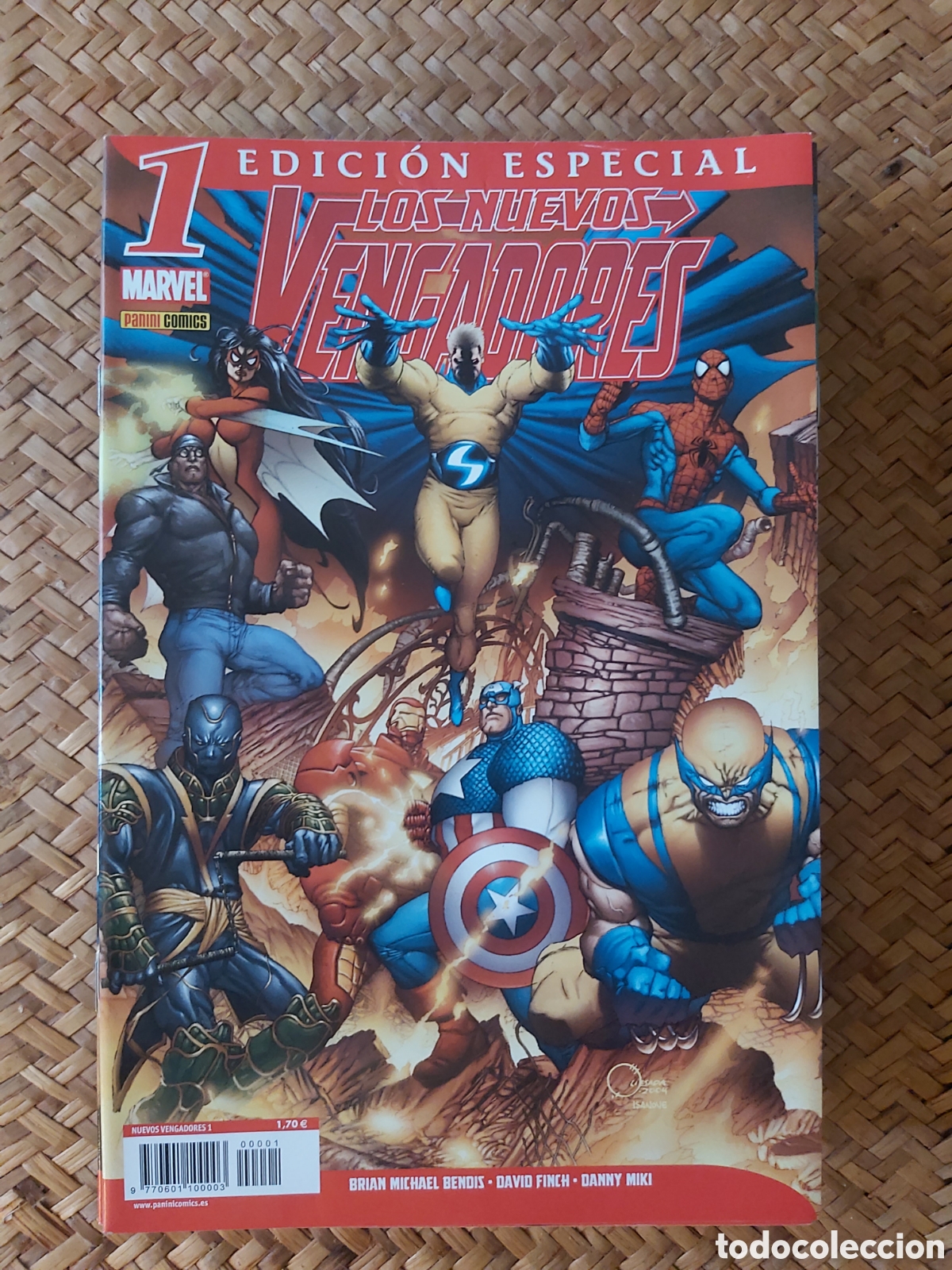 C&oacute;mics: &Ntilde;OS NUEVOS VENGADORES VOL. 1 N&deg; 1 AL 61 (VOLUMEN 1 COMPLETO) + TOMO ILLUMINATI. BENDIS. PANINI.