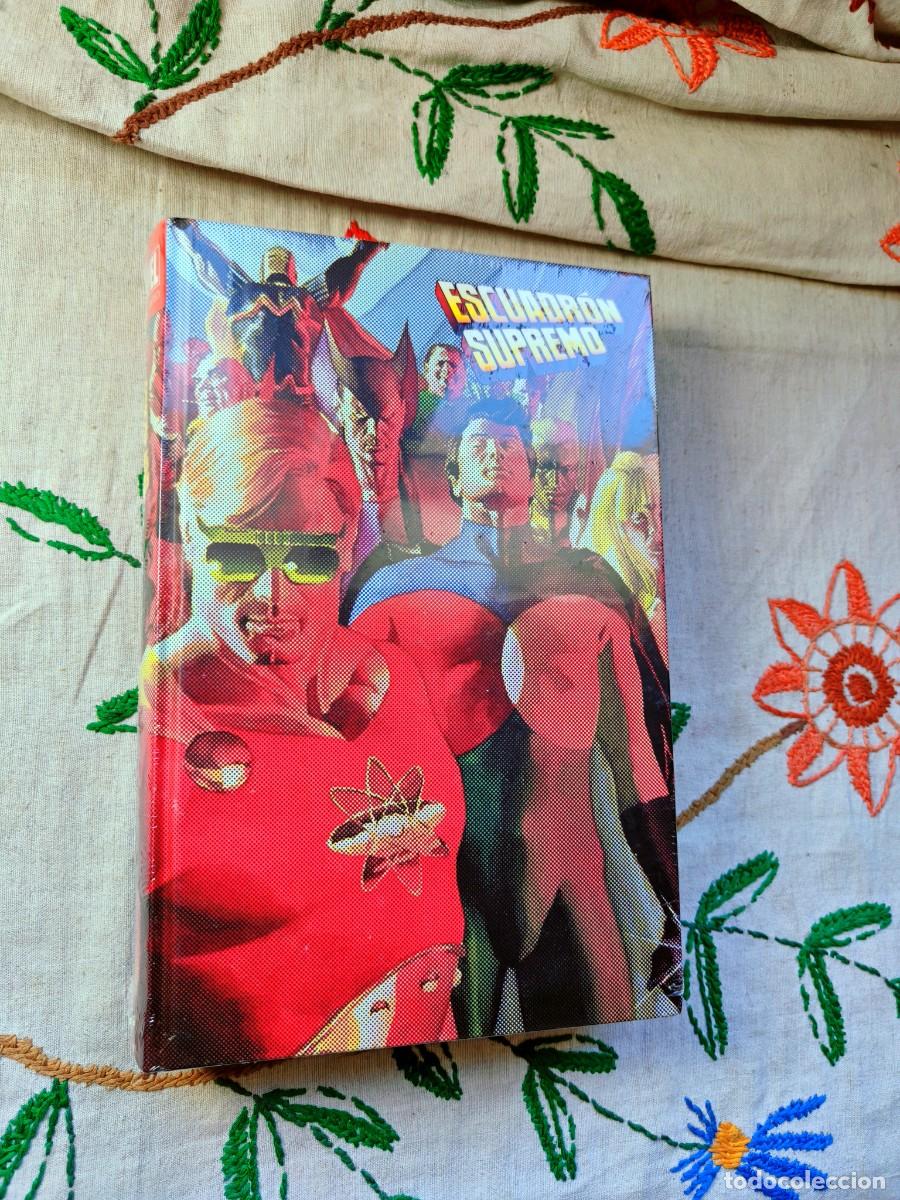 C&oacute;mics: Escuadr&oacute;n Supremo. Marvel Limited Edition. Panini. Est&aacute; nuevo, en su precinto original