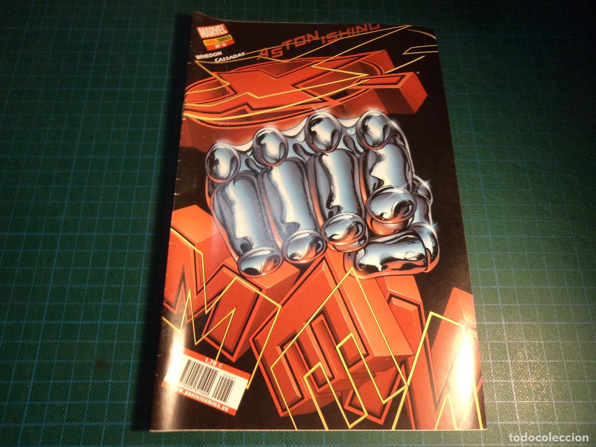 C&oacute;mics: Astonishing X Men. N&ordm; 5. Panini.