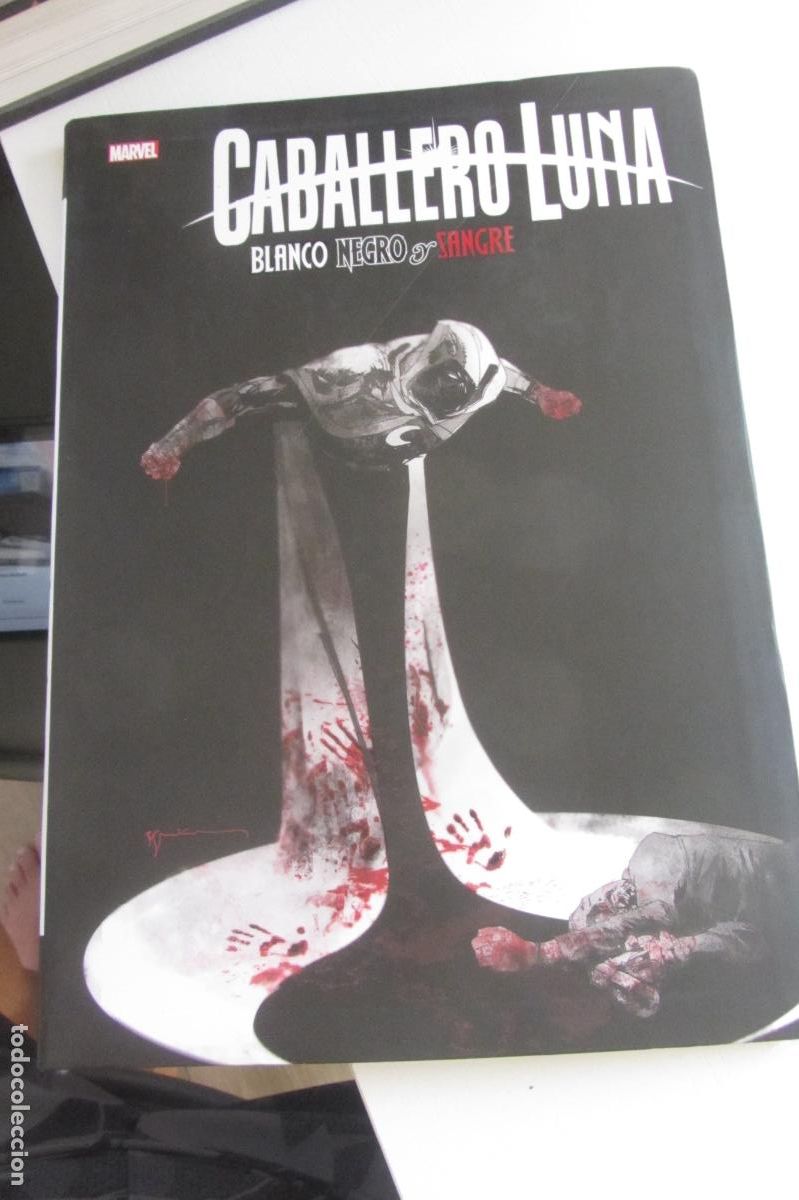 C&oacute;mics: CABALLERO LUNA: BLANCO, NEGRO Y SANGRE. MARVEL TREASURY EDITION PANINI