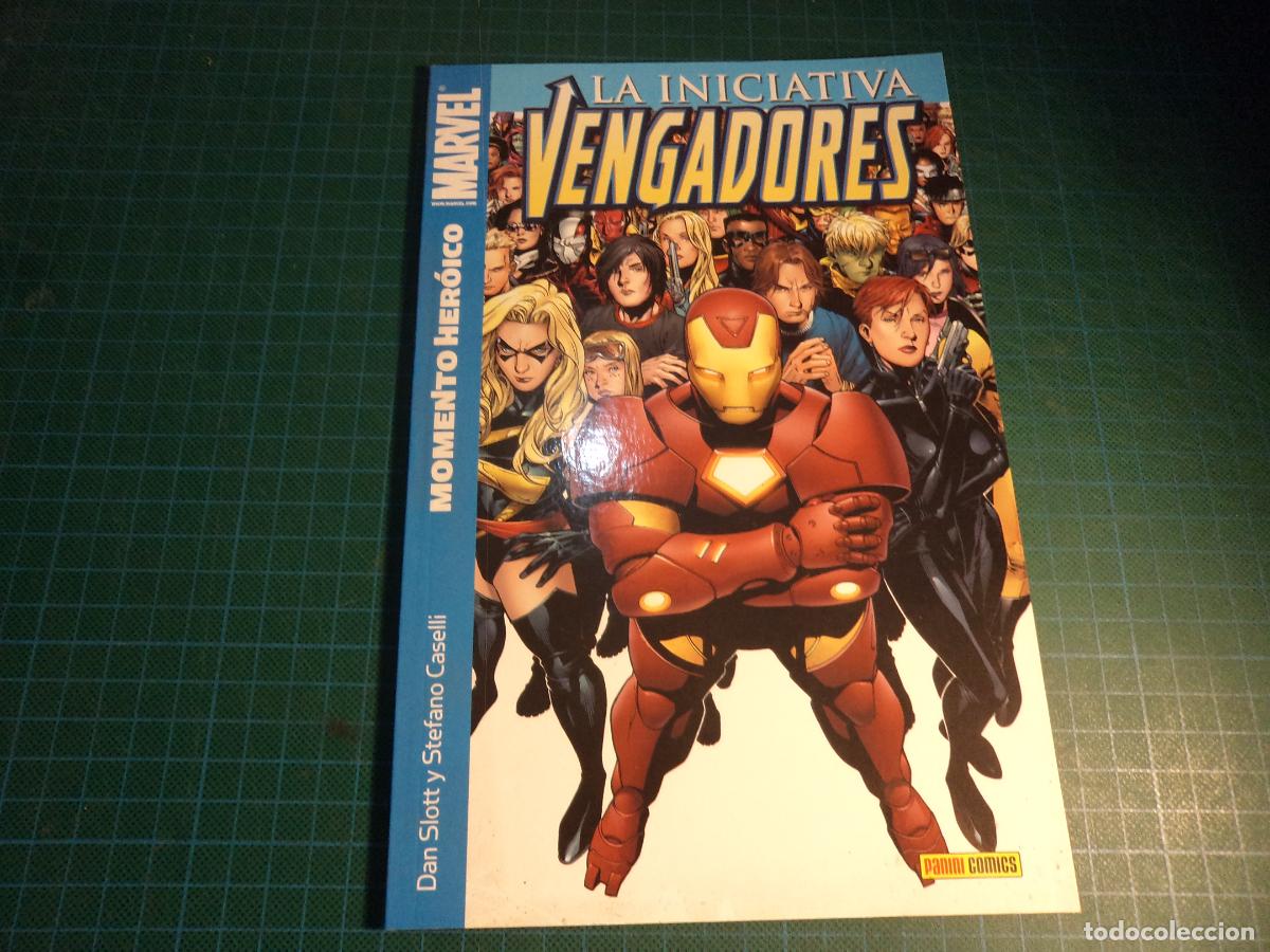 C&oacute;mics: La iniciativa vengadores. Momento heroico. Panini.