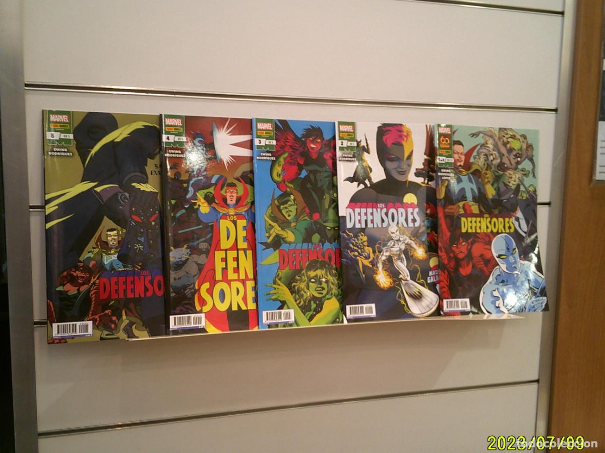 C&oacute;mics: LOS DEFENSORES COMPLETA 5 NUMEROS MARVEL - PANINI